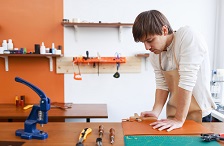 Zastosowanie zszywek tapicerskich i stolarskich