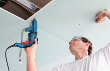 Wybór wkrętarki do drewna – na co warto zwrócić uwagę?