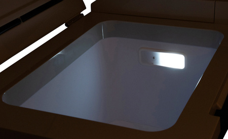 Makita Sieciowy / akum. chłodziarko-ogrzewacz XGT CW001G bez akumulatorów