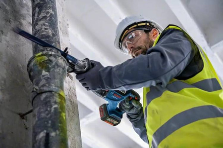 Bosch Piła szablasta 18V GSA 185-Li 1 x 5,0 Ah, karton