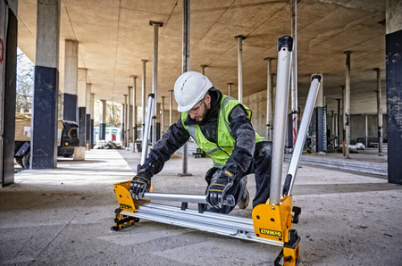 DeWALT Uniwersalne stół do ukośnic DE7033-XJ długość 110 cm po rozłożeniu 250 cm