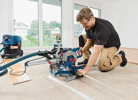 Ukośnica Bosch GCM 8 SDE, 216 mm, 1600W