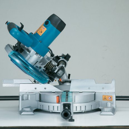 Ukośnica Makita LS 0815FLN 216 mm 1400W z lampą i ze wskaźnikeim laserowym