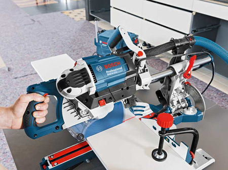 Ukośnica Bosch GCM 8 SDE, 216 mm, 1600W