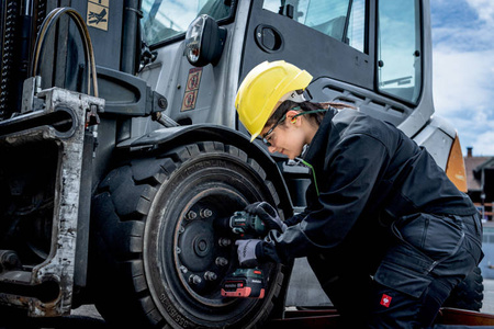 Metabo Akumulatorowy zakrętak udarowy SSW 18 LTX 800 BL bez akumulatorów i ładowarki, metaBOX 145 L