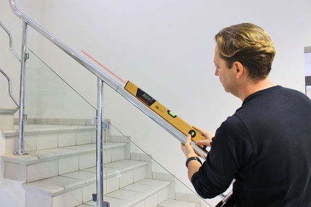 Nivel System Poziomica elektroniczna 60cm DL60 z cyfrowym odczytem położenia, z wiązką laserową