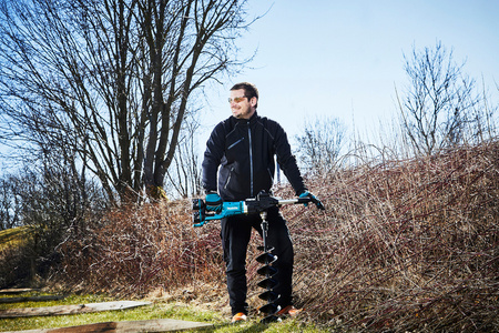 Makita Akumulatorowa wiertnica glebowa LXT DDG460ZX7 bez akumulatorów i ładowarki