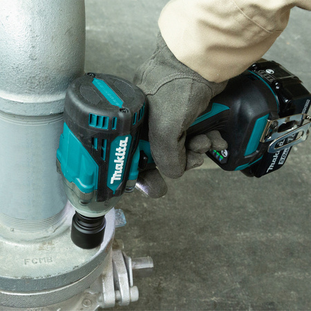 Makita Akumulatorowy klucz udarowy DTW301RTJ 18V Li-Ion, 330 Nm,2x 5.0 Ah, ładowarka, walizka Makpac